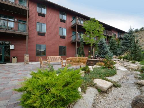 Entrada, The Cody in Cody