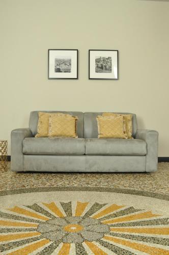 HNN Luxury Suites - image 4