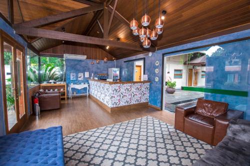 Előcsarnok, Hotel Aromas de Penedo in Penedo (Rio de Janeiro)