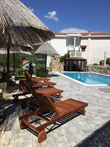  Apartments Nora & Lucija, Unterkunft in Baška