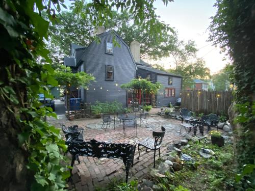 Létesítmények, Daniels House Inn in Salem