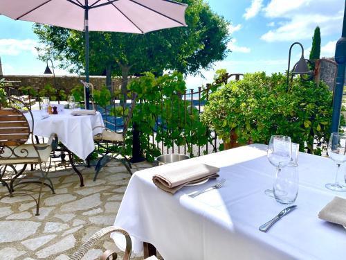 Auberge du Vieux Château – Cabris, CT