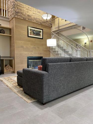 Előcsarnok, Country Inn & Suites by Radisson, Fort Worth, TX in Észak