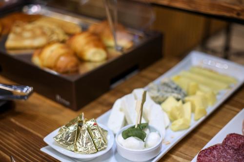 AP Hotel Boutique - image 12