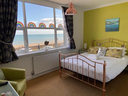 Mariners Beachside B&B Room Type - Premier King Room with Sea View Mariners Beachside B&B Room Type - Premier King Room with Sea View