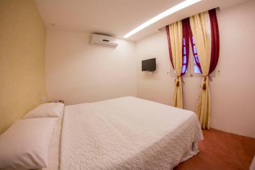 Single Room image 2
