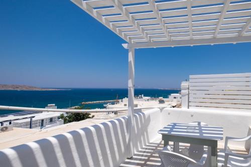 Lorenzo Studios and Suites Paros - image 7