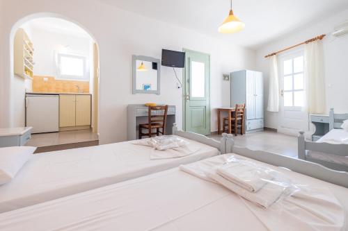 Lorenzo Studios and Suites Paros - image 6