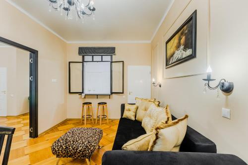 Gallery Apartment - image 4