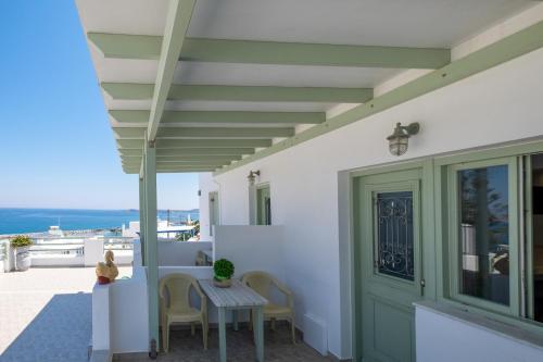 Lorenzo Studios and Suites Paros - image 12