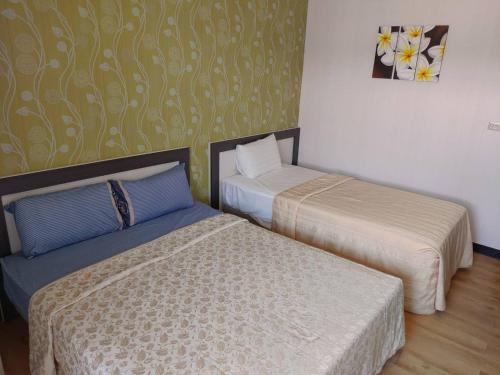 Triple Room image 2