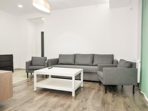 Clement Apartments - image 6