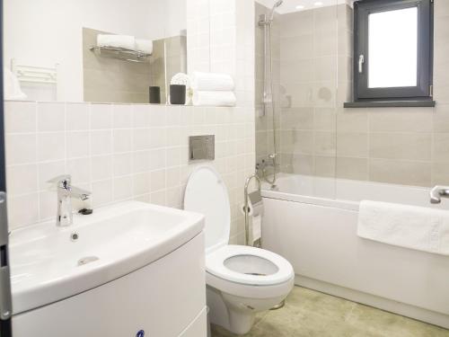 Clement Apartments - image 12