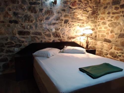 2 bedrooms, 3 beds