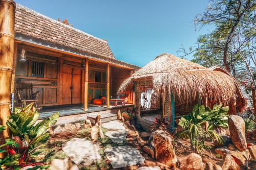 발리 Blue Earth Village 호텔 수영장