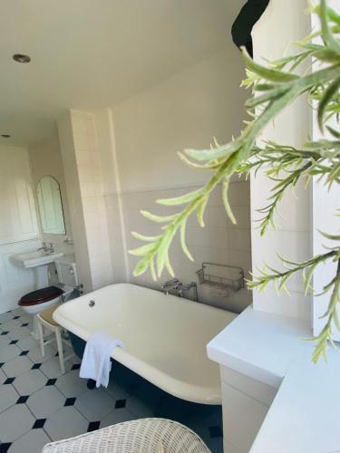 Burford House - image 14
