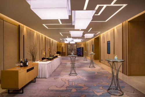 홀리데이 인 톈진 시칭 바이 IHG - 레스토랑