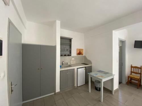 Deep Blue Rooms & Apartments - image 6