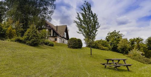 Hmooyi Hill Cottage