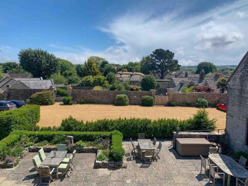 Mortons Manor - image 10