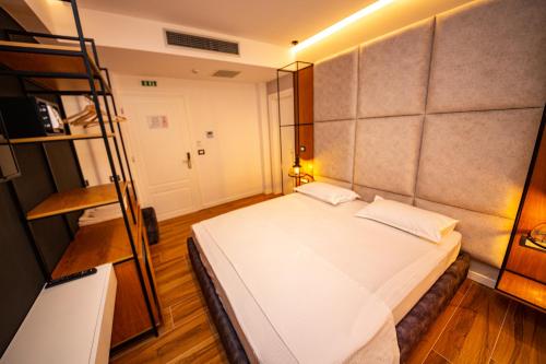 Inada Hotel - image 14