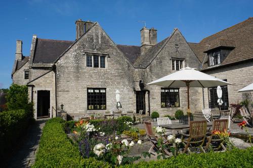 Mortons Manor - image 9