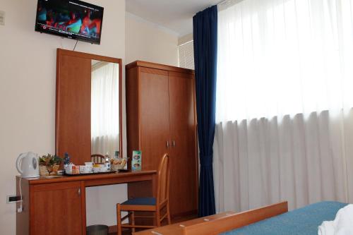 Nights In Rome - image 7