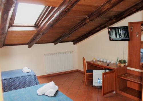 Nights In Rome - image 13