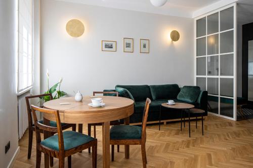 Warsaw Heritage Apartment