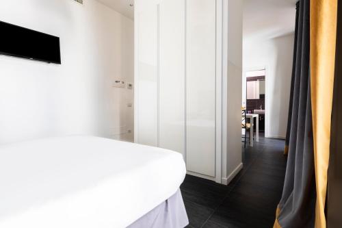 Vatican Luxury Suites - image 10