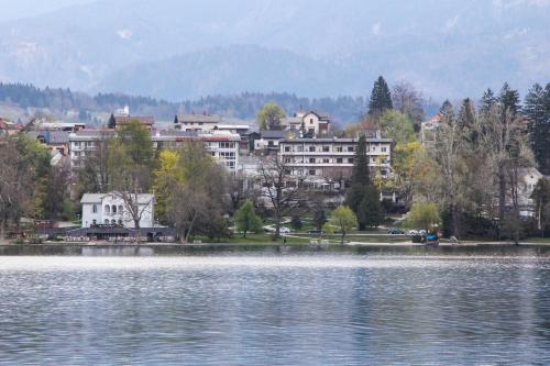 Lakefront Bled - Rooms & Apartments 1