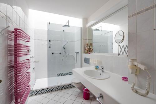 One-Bedroom Apartment - 128