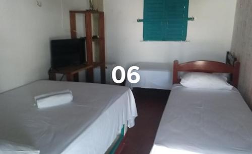 1 double bed, 2 twin beds