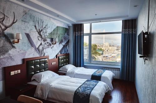 Holiday Hotel - image 2