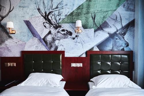 Holiday Hotel - image 3