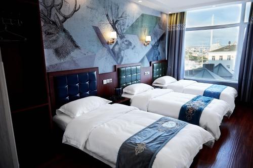 Holiday Hotel - image 5