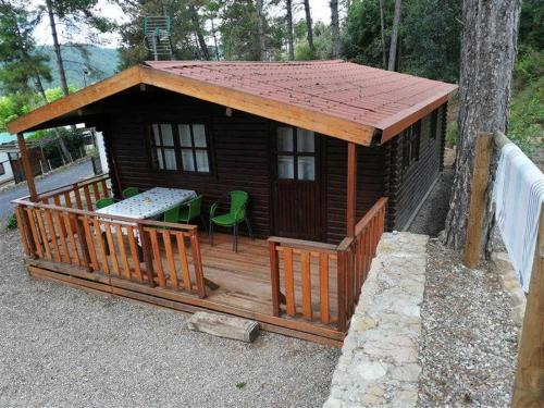 2 bedrooms, 3 beds