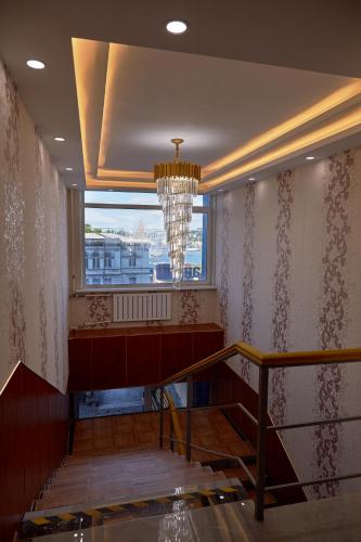 Holiday Hotel - image 11