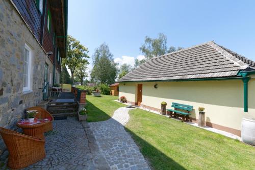 Idylisches Ferienhaus komplett im Grünen mit direkter Anbindung an den Thayatalradweg in Vestennötting