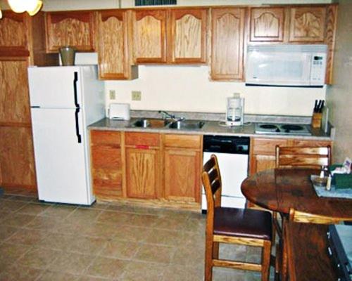 Vacation Suites Nestled in Arizona's Scenic White Mountains - image 4