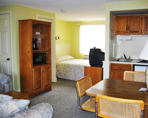 Beach Resort Along the Nantucket Sound in Harwich - main image