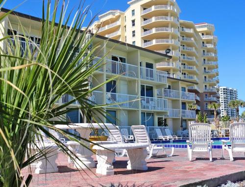 Beachfront Vacaton Club and Resort Suites in Daytona Beach Florida