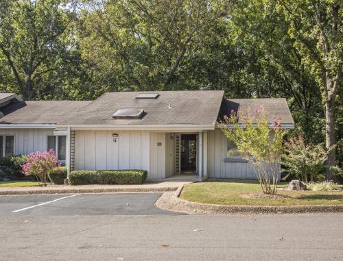 Vacation Resort Condos By the Stunning Ozark Mountains