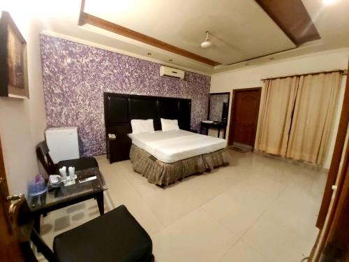 Visit Inn Executive – Lahore, WI