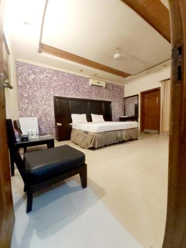 Visit Inn Executive – Lahore, WI