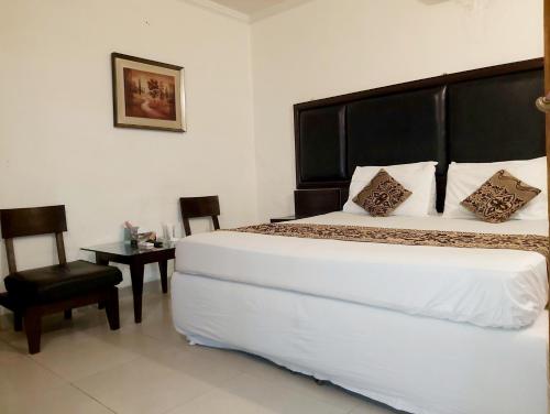New Look Guest House - image 11