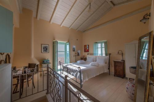 Villa Dimitra - Mani , traditional archontiko in Omales