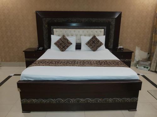 New Look Guest House - image 3