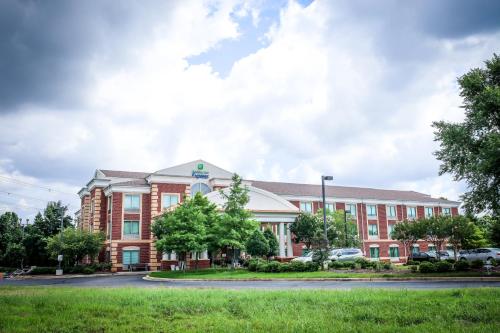 Holiday Inn Express Hotel & Suites Memphis/Germantown by IHG in Memphis, USA
