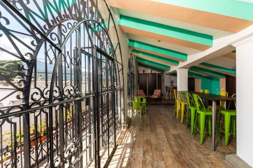 Shared lounge/TV area, Hotel La Sin Ventura in Antigua Guatemala